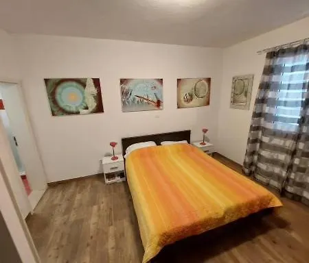 And King * Mokošica