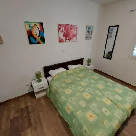 Apartament And King *